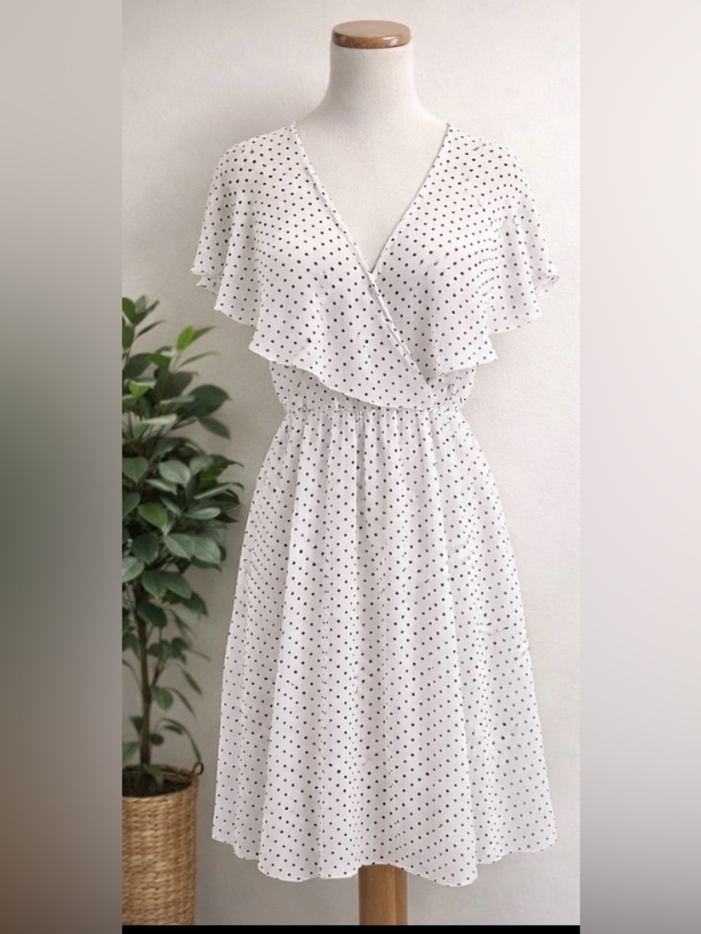 [Ya Los Angeles] White Polka Dot Silk Blend Flutter Dress Sz: M
